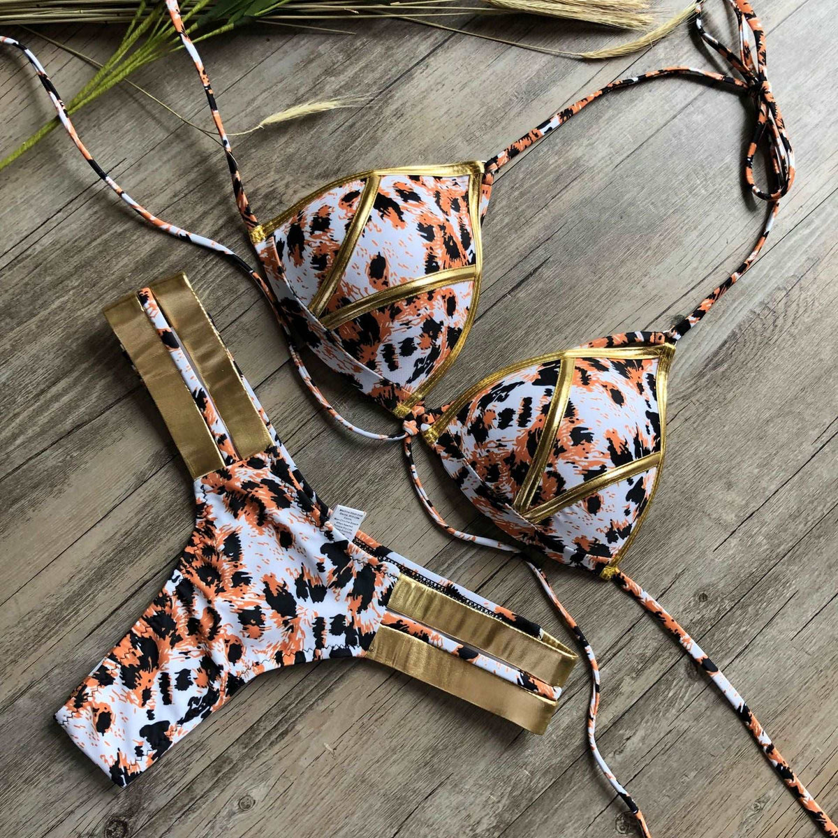 Bronzing bikini smart safari